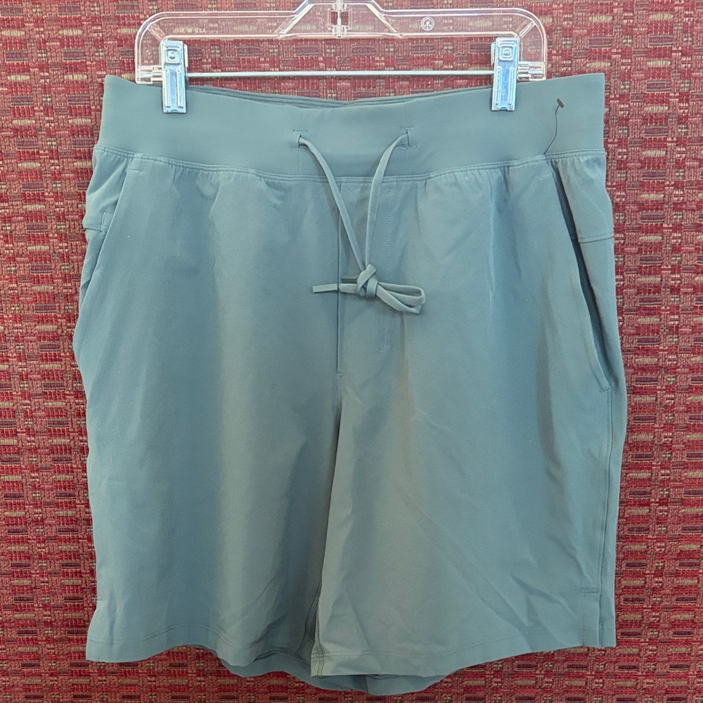 Lululemon Athletic Men's License to Train 7”Shorts